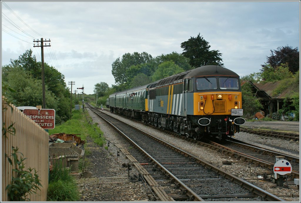 A Class 56 locomotive on the Swanage Diesel Gala by Corfe Castle. 
08.05.2011
