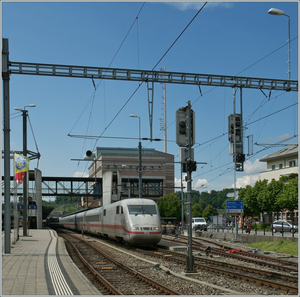 A dirty ICE to Interlaken makes a stop in Spiez.
05.06.2013