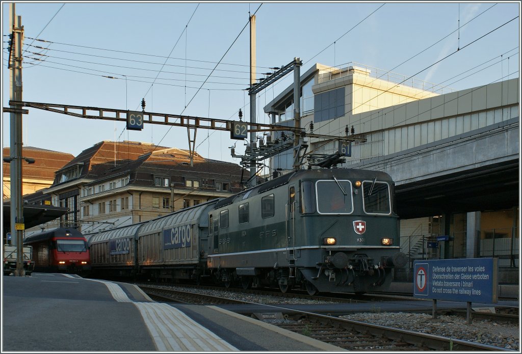 A green Re 4/4 II in Lausanne.
24.05.2011