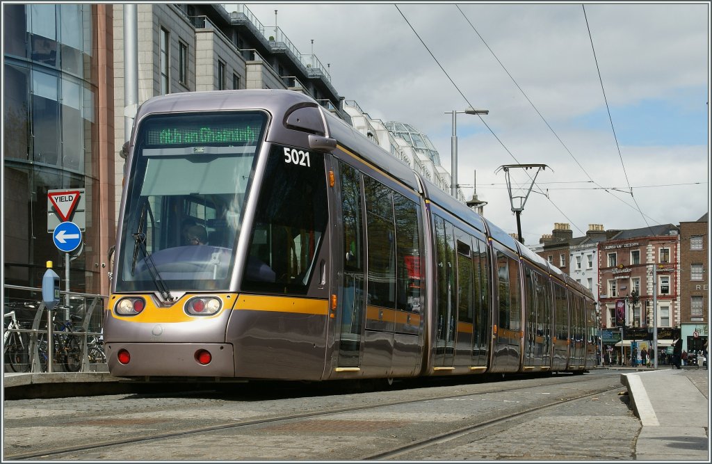 A  greenline  LUAS in Dublin by the Stephens Green. 
25.04.2013