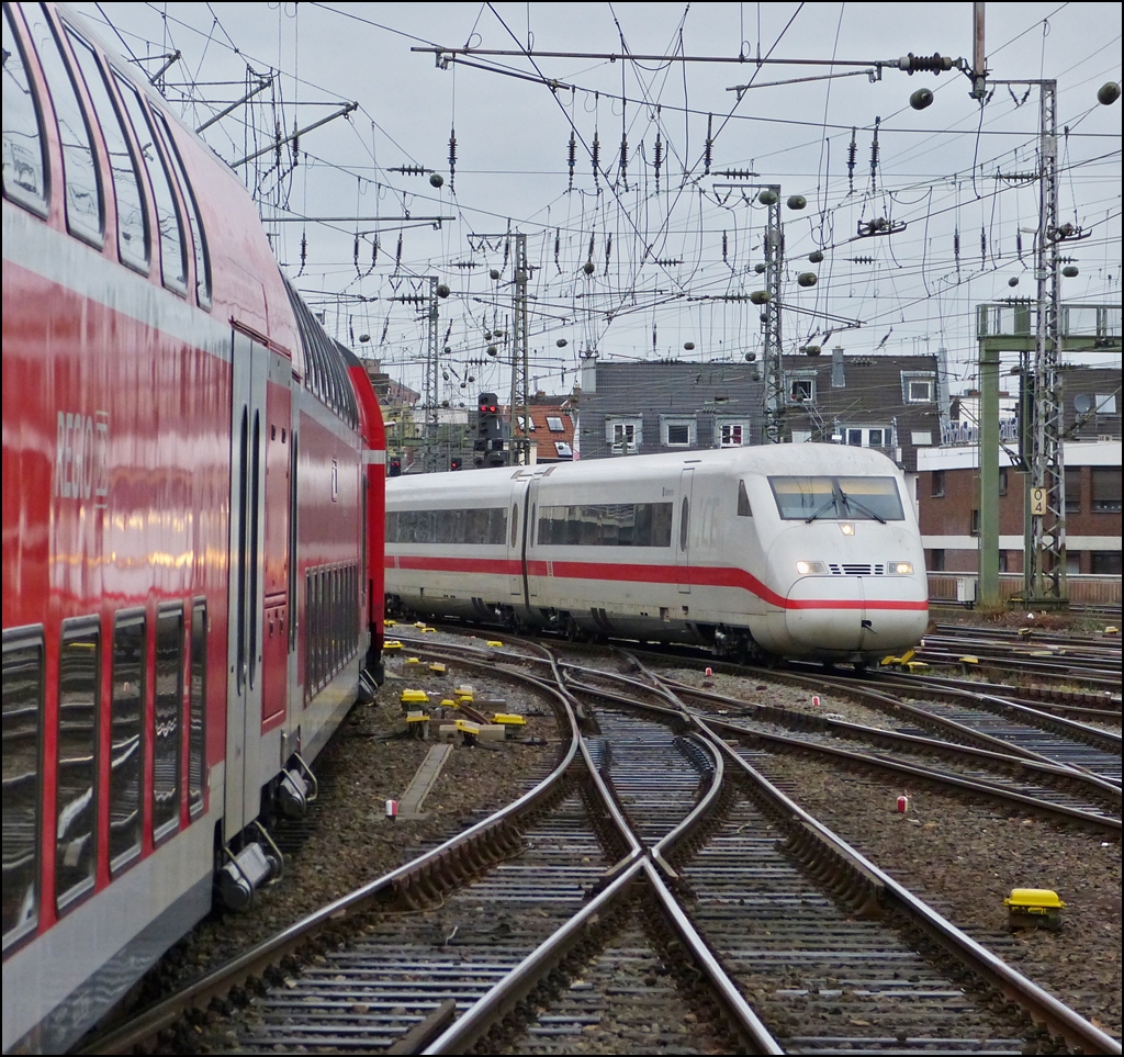 A ICE 2 is entering into the main station of Cologne on December 22nd, 2012.
