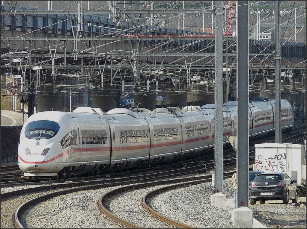 A ICE unit is leaving the station Lige Guillemins on its way from Frankfurt/Main to Brussels on March 30th, 2009.