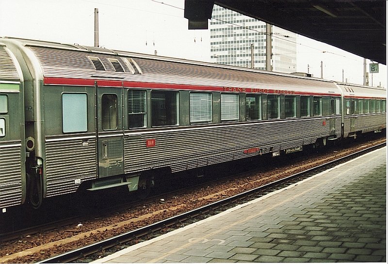 A INOX ex-TEE dinning car. At that time in use for Eurocity trains between Amsterdam/Brussel and Paris. Brussel-Zuid 1994.