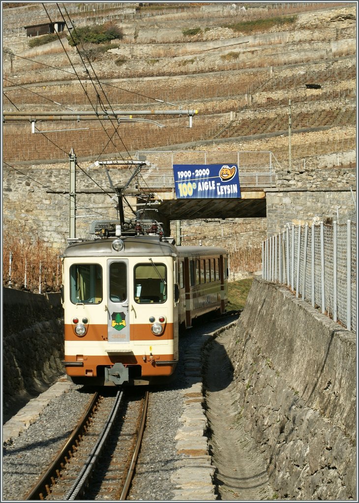 A-L BDeh 4/4 302 on the way to Leysin just after the stop in Aigle Dpt A-L. 
04.02.2011