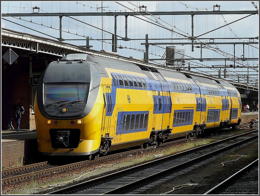 A local train is leaving the station of Roosendaal on September 5th, 2009.