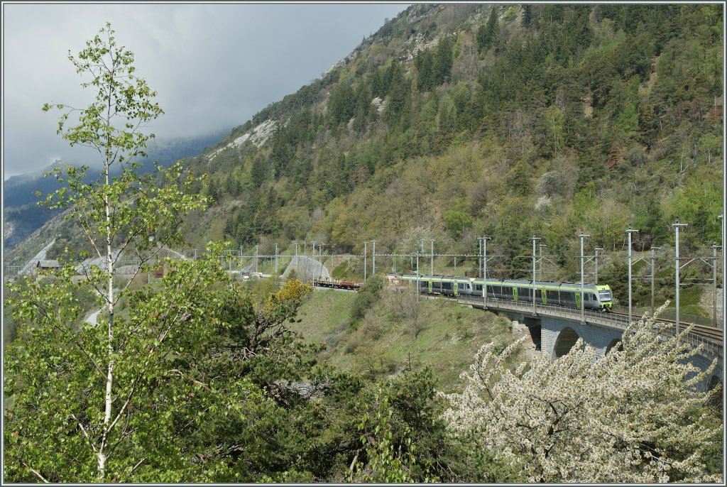 A Ltschberger to Bern over the Luoelkin Viaduct by Hohtenn.
04.05.2013