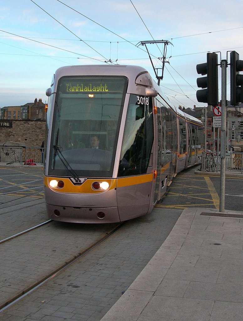 A Luas Tram is arriving on the Heuston Station in Dublin.
04.10.2006