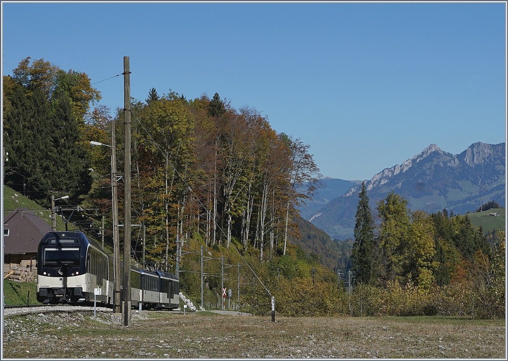 A MOB Alpina Train is leaving Les Cases.
11.10.2017