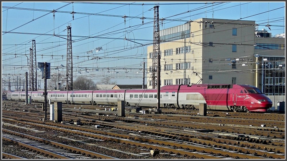 A PBA Thalys unit is arriving at Bruxelles Midi on February 14th, 2009.