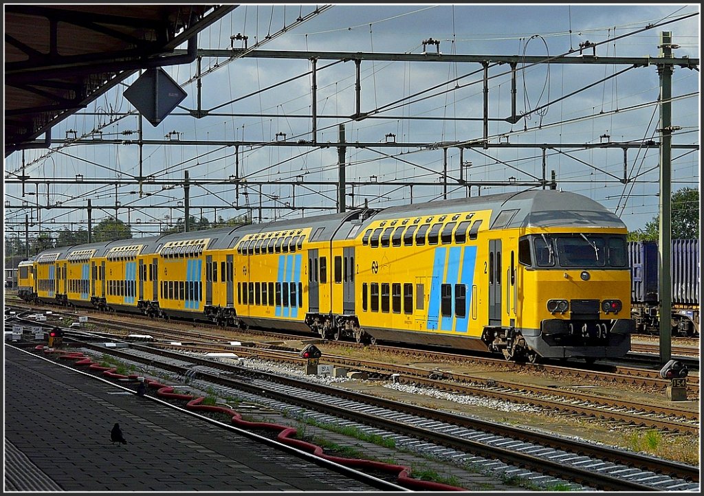 A push-pull train photographed at Roosendaal on September 5th, 2009.