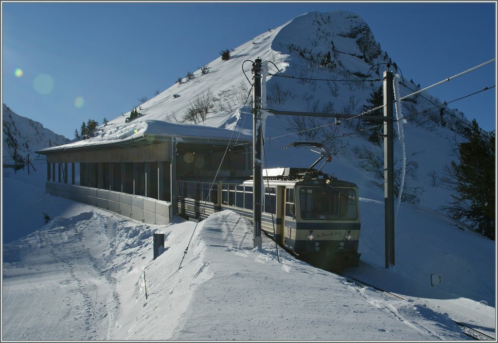 A Rochers de Naye train between Jaman and the summit.
12.01.2012