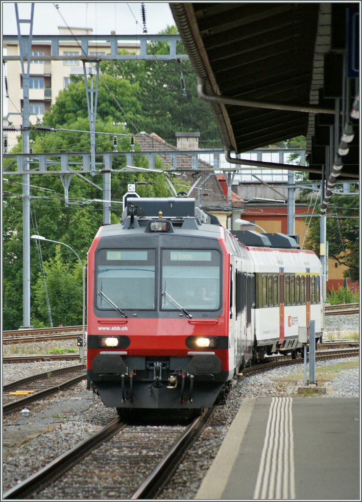 A SBB  Domino  is arriving in La Chaux de Fonds. 
19.08.2010