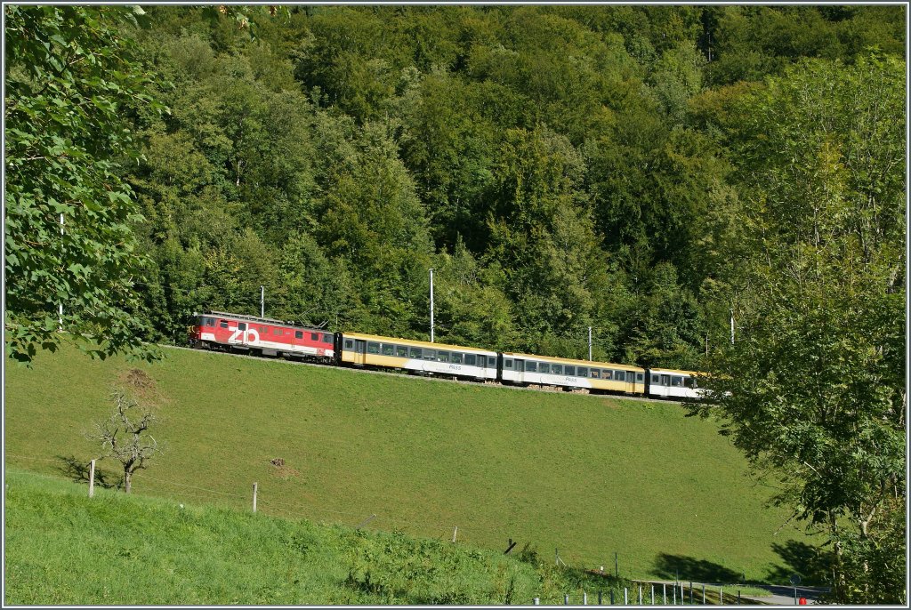 A SBB/ zb  De 110 with a GoldenPass IR by Oberried.
27.08.2012