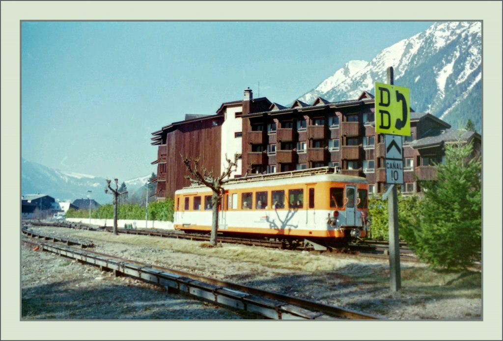 A SNCF Z 600 is leaving Chamonix. 
scanned negative/spring 1997