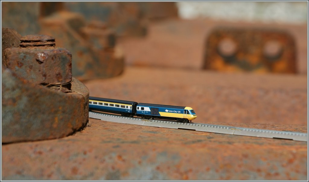 A T Gauge BR HST on a original Narrow-Gauge sleeper in Gletsch (Switzerland).
05.08.2013