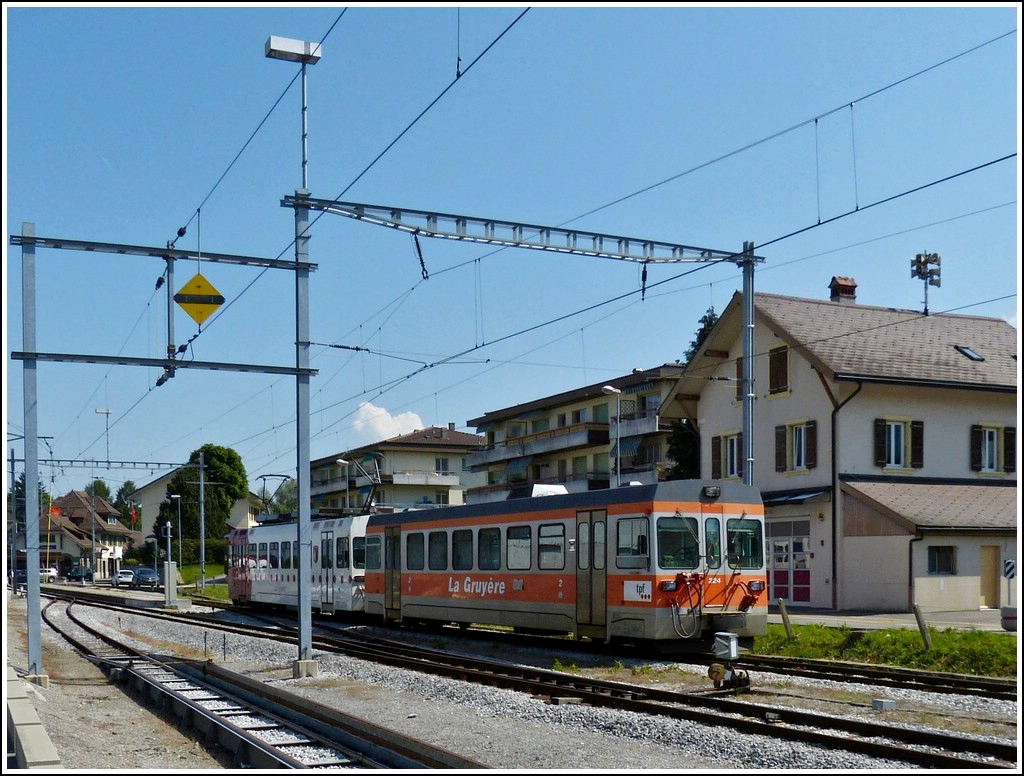 A TPF local train is entering into the station of Palzieux on May 28th, 2012.