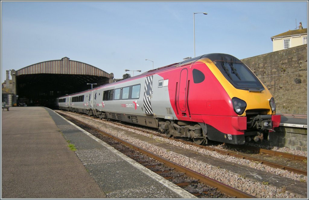 A virgin country Cross  Pendolino  in Penzance. 
16.04.2008