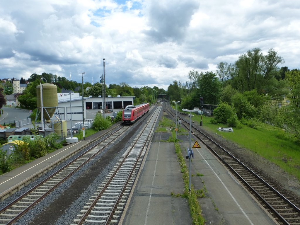 A VT 612 is arriving in Oberkotzau on Mai 21st 2013.
