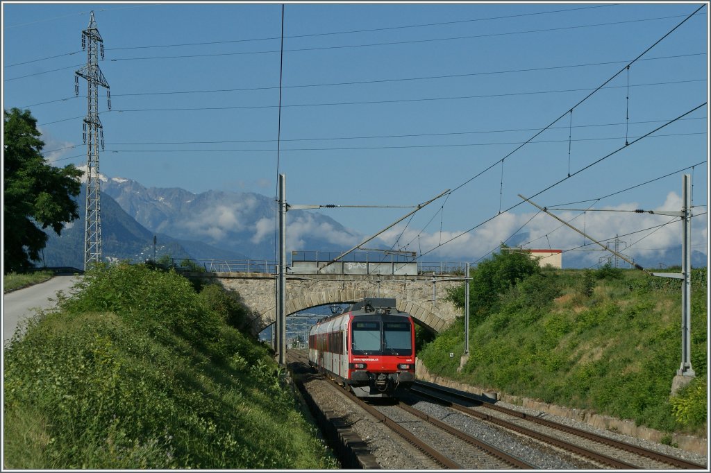 A  Walliser-Domino  is approaching Chamson Station.
22.07.2012