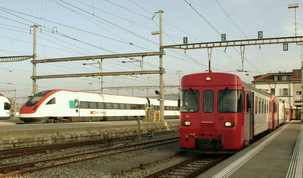 A YSteC-local service to Ste-Croix waits of the customer in Yverdon.
19.11.2009