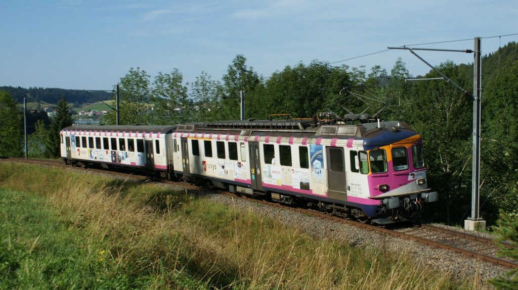 ABDe 534 316-1 and Bt 29-33204-5 by Le Pont. 
16.08.2009