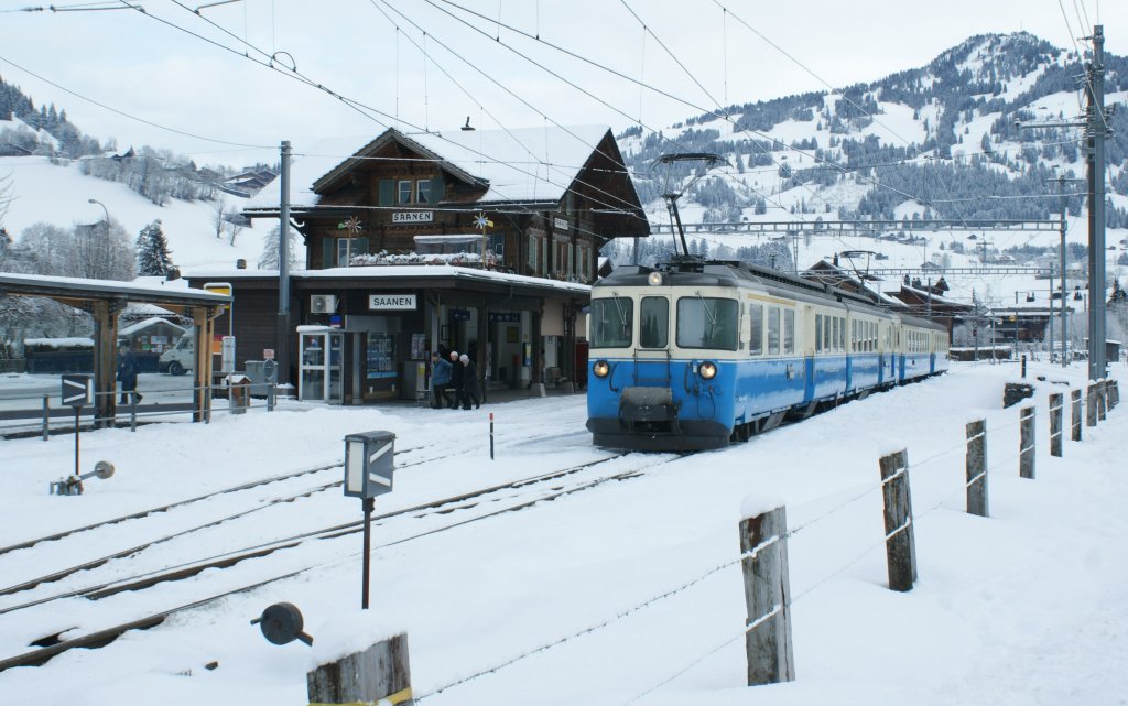 ABDe 8/ with a local train service to Montreux in Saanen. 
14.01.2010