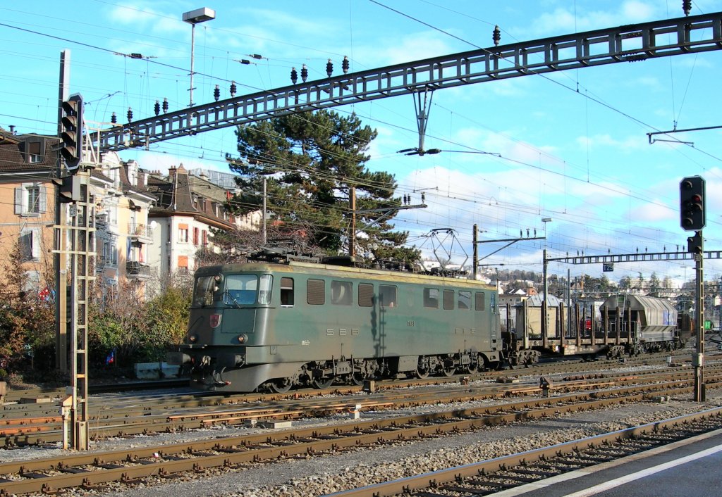 Ae 6/6 with a Cargo Train in Renens (VD). 
16.01.2008