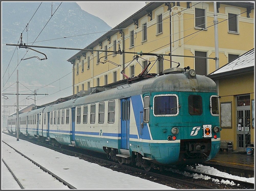 Ale 803-029 is waiting for passengers at the station of Tirano on December 24th, 2009.