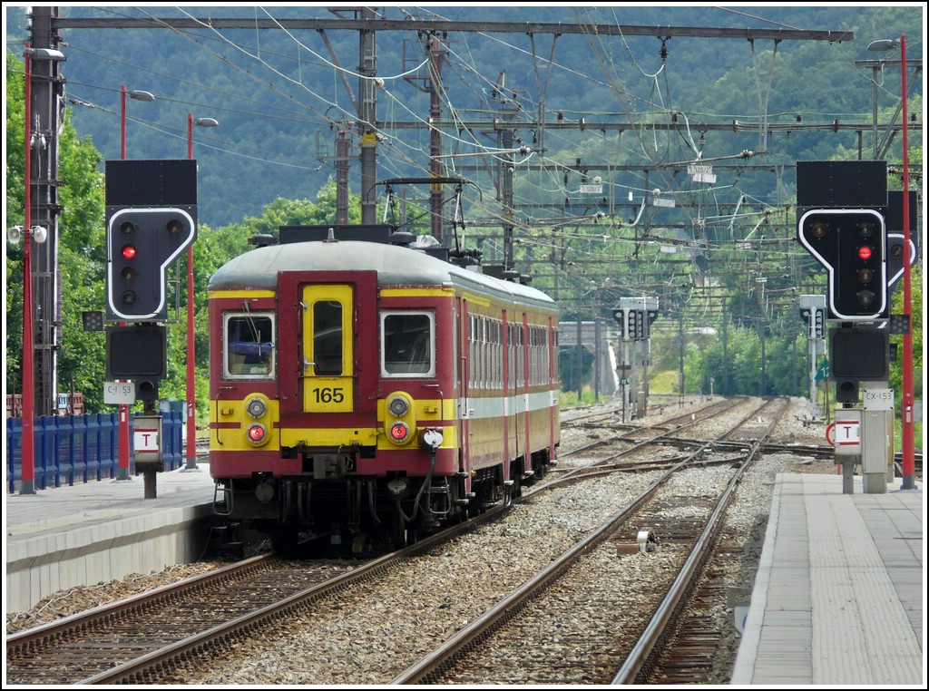 AM 62 165 is leaving the station of Pepinster on July 12th, 2008.