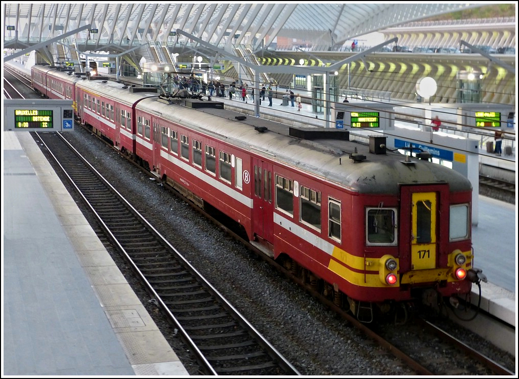 AM 62 171 pictured in Lige Guillemins on November 12th, 2011.