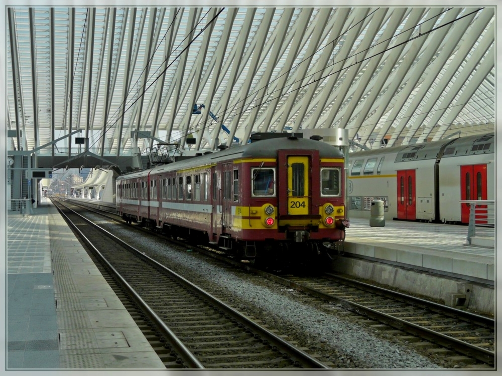 AM 62 204 is waiting for passengers in Lige Guillemins on April 24th, 2010.