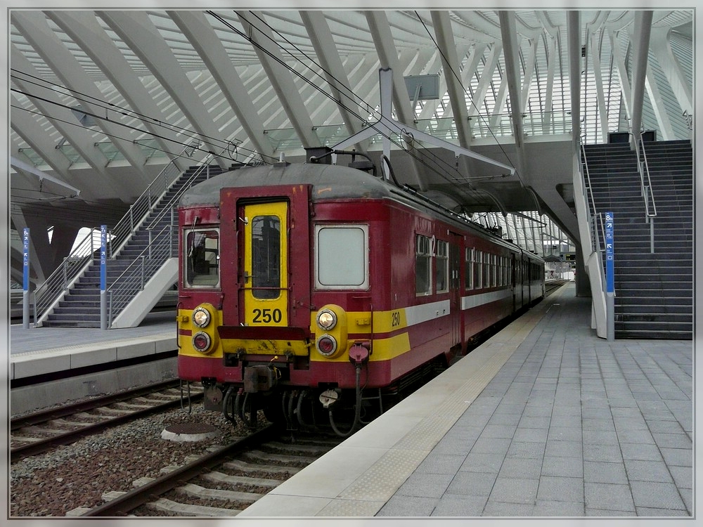 AM 63 250 is leaving the station Lige Guillemins on March 28th, 2010.