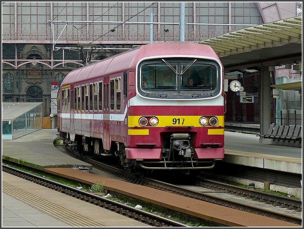 AM 86 917 pictured at Antwerpen Central station on September 13th, 2008.