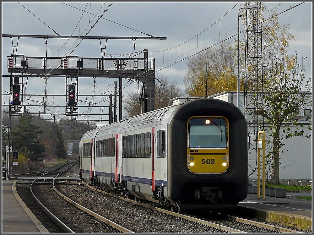 AM 96 508 is running through ste station of Kleinbettingen on November 15th, 2009.