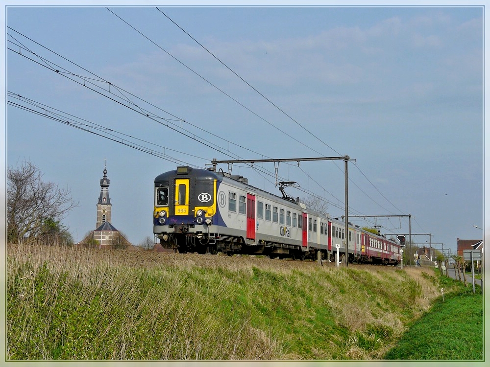 AM City Rail 995 is running through Hansbeke on April 10th, 2009. 