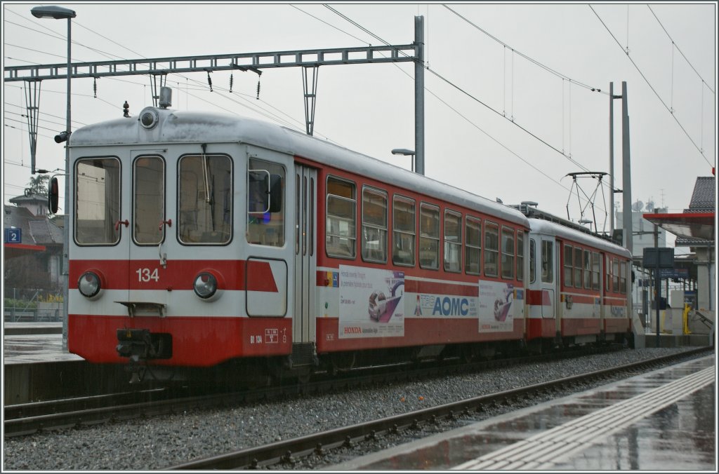 An AOMC Local train to Monthey-Ville in Aigle. 
19.03.2011