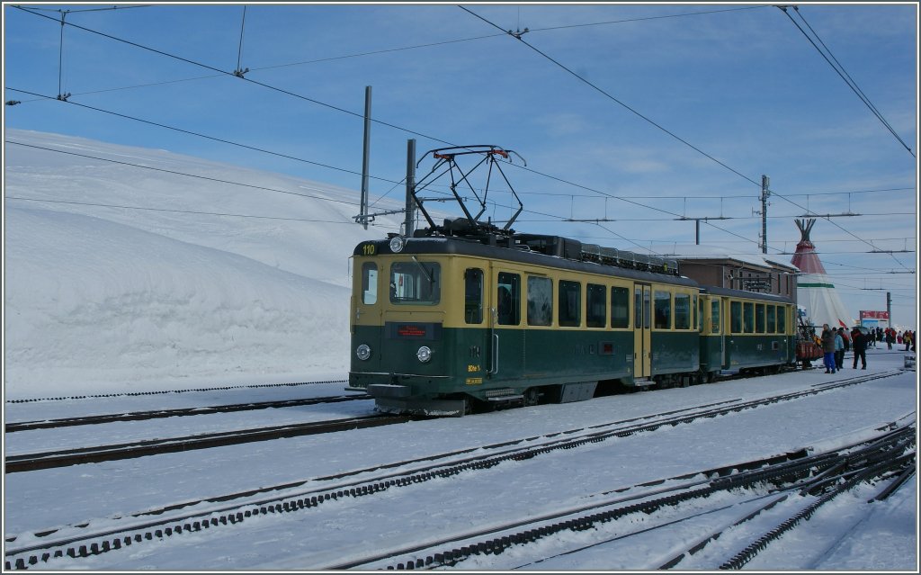 An old, but nice WAB train on the Kleine Scheidegg.
04.02.2012