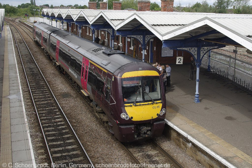 Arriva Cross Country DMU 170115 with 12:34 to Stansted Airport at March.
27. August 2010
