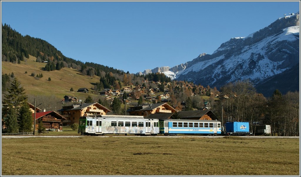 ASD local train to Aigle is leaving Les Diablerets.
20.11.2012