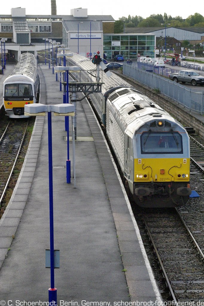 Banbury, Wrexham & Shropshire's 67012  A Shropshire Lad  with the morningtrain from London. With a Chiltern Trains DMU 165035 that was stabled overnight. October 2010