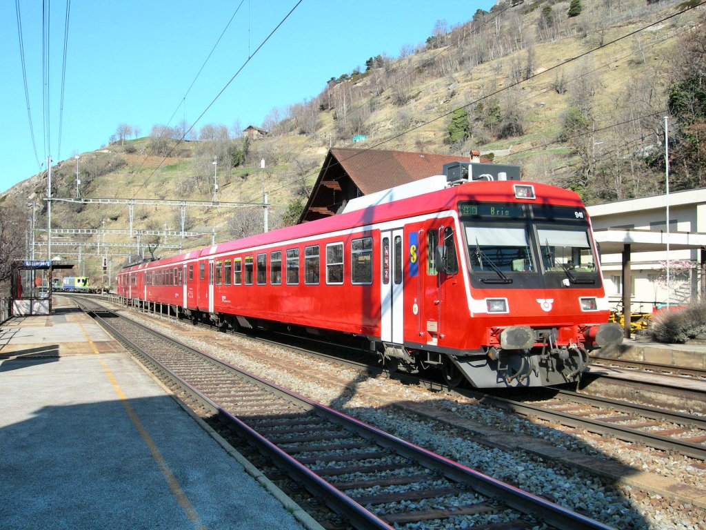 BLS local-service to Brig in Ausserberg.
16.03.2007