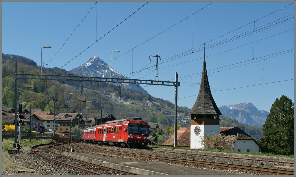 BLS local train by Leissingen.
09.04.2011