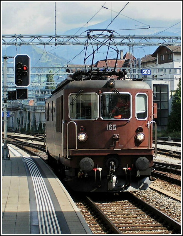 BLS Re 4/4 165 pictured in Spiez on August 6th, 2007.