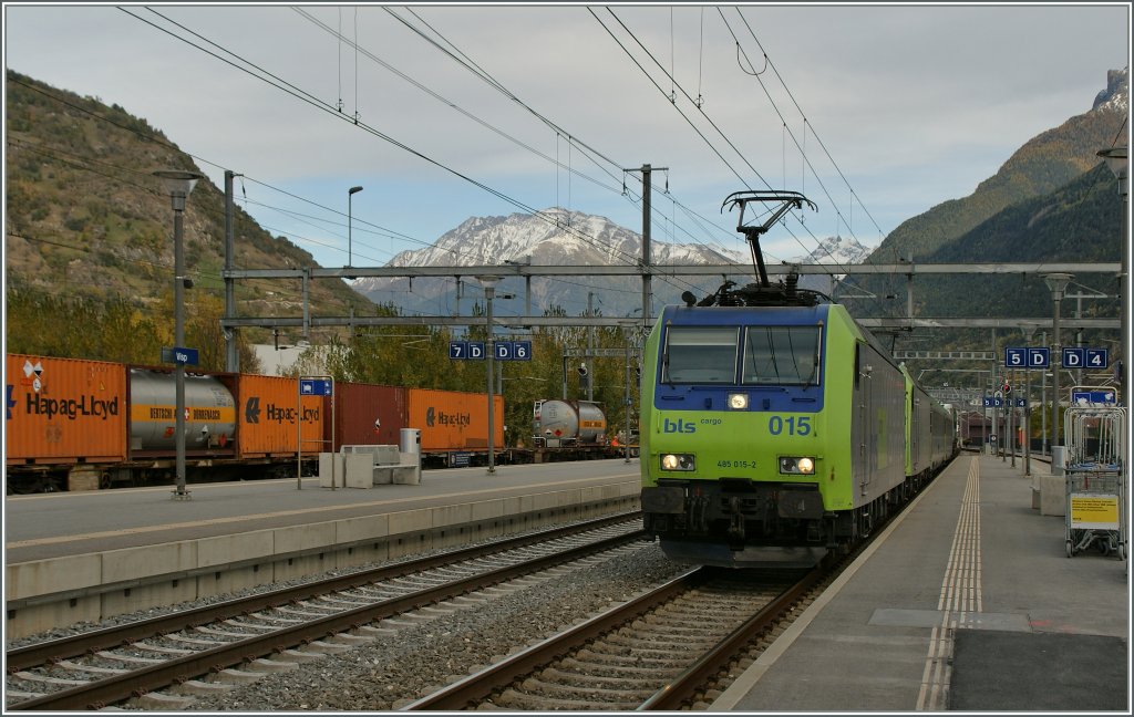 BLS Re 485 015-2 in Visp.
19.10.2012