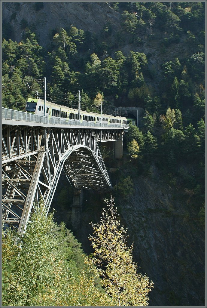 BLS RE to Spiez on the Bietstal-Bridged. 
13.10.2010