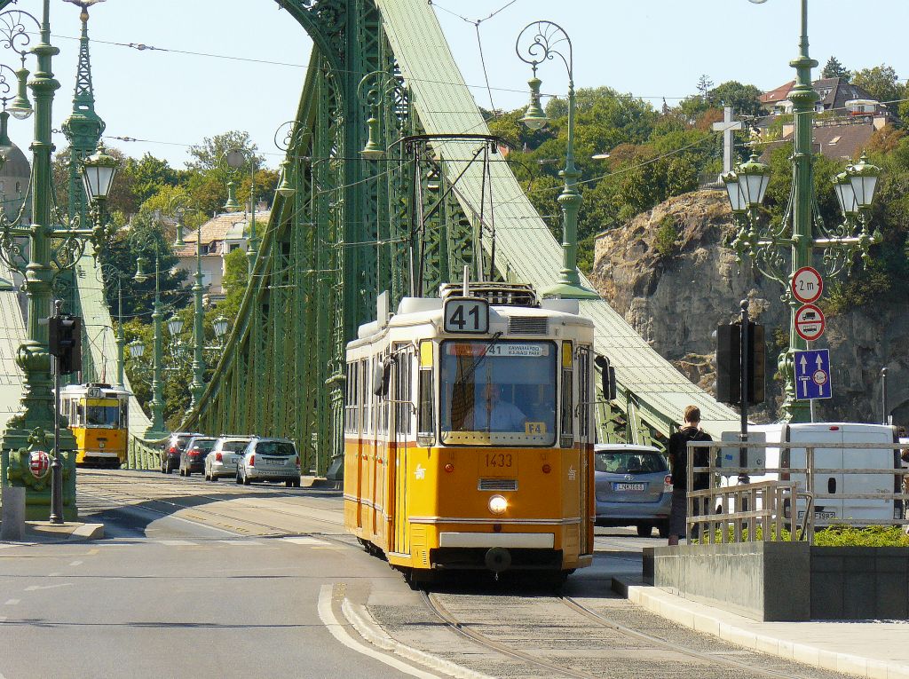 BVK Zrt tram 1433 Fovm tr, Budapest 06-09-2011.