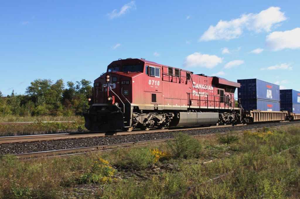 Canadian Pacific ES44AC 8718 on 14.Sep.2010 at Brighton,ON.