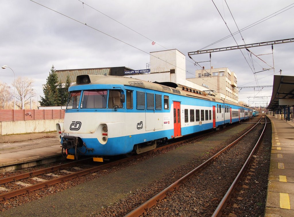 CD 451 015-2 in the main station Kralupy Nad Vltavou at 3.2. 2013th.