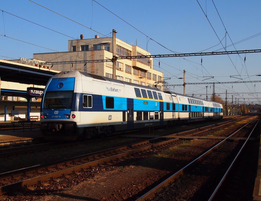 CD 471 067 on the railway station Kralupy on the 13 Nov 2012