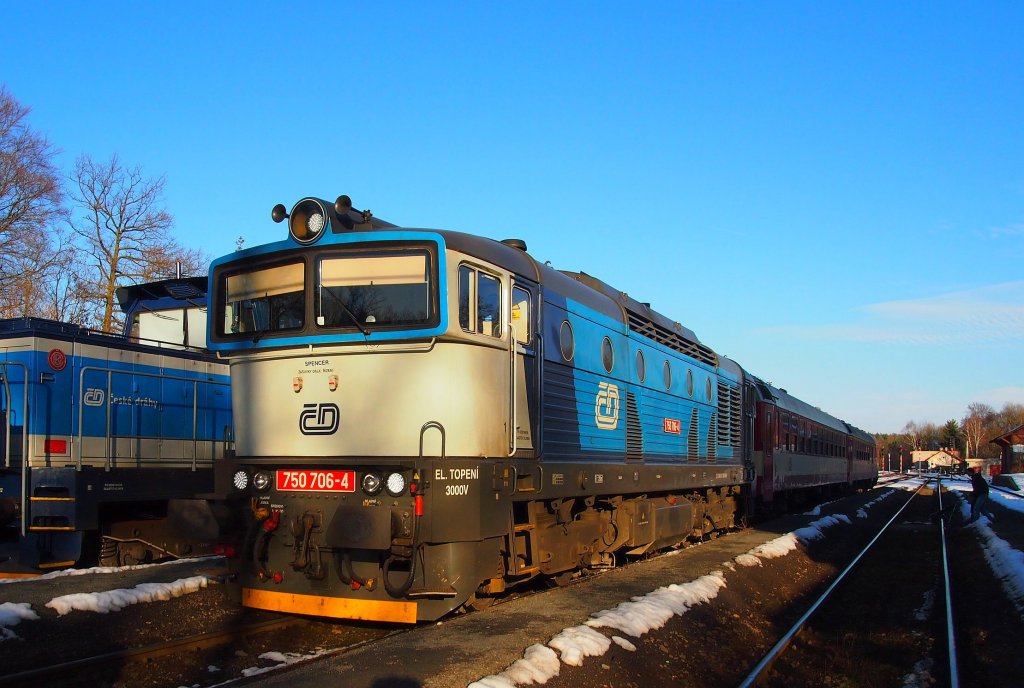 CD 750 706-4 with a fast train (R1292) from Prague at the station Luzna u Rakovnika on 2. 3. 2013